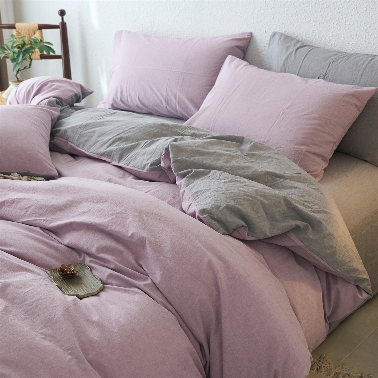 91家纺网 家纺一手货源 找家纺 兰紫橙家纺 2026新款A类色织纯色全棉水洗棉四件套 全棉水洗棉-紫红+浅灰