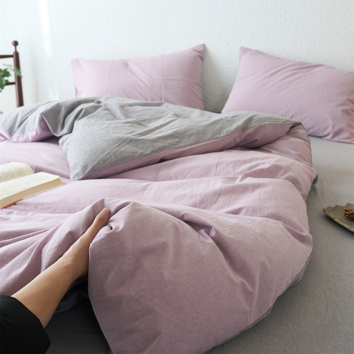 91家纺网 家纺一手货源 找家纺 兰紫橙家纺 2026新款A类色织纯色全棉水洗棉四件套 全棉水洗棉-紫红+浅灰