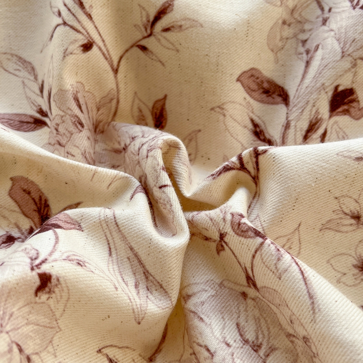 91家纺网 家纺一手货源 找家纺 金丝鸟家纺 2026春夏新款全棉纯棉棉麻印花木耳花边款四件套 摇曳