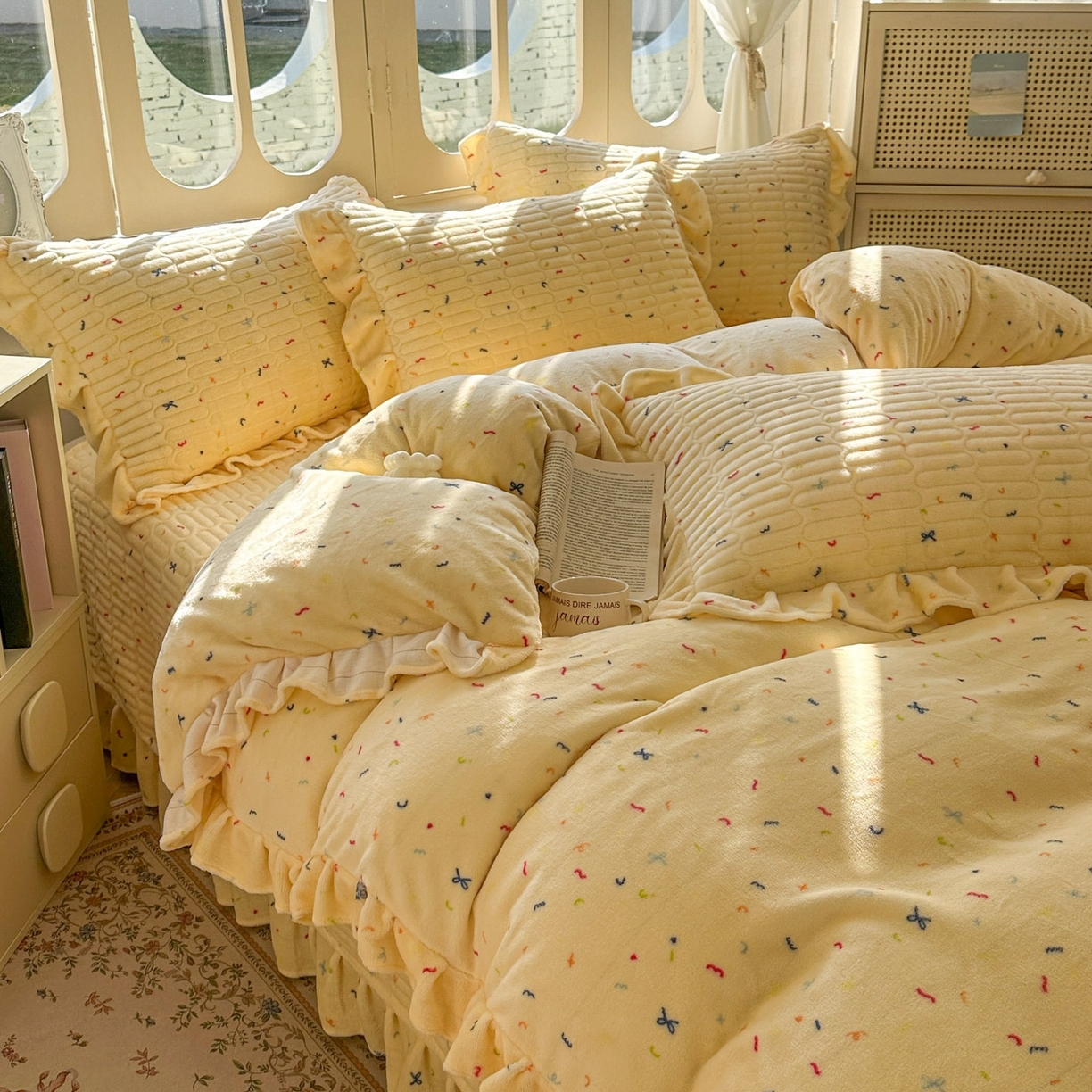 91家纺网 家纺一手货源 找家纺 （总）美梦家纺 2025新款牛奶绒花边夹棉床盖四件套