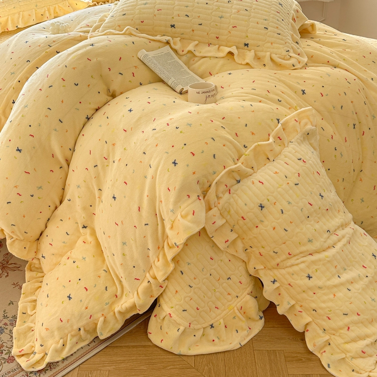 91家纺网 家纺一手货源 找家纺 （总）美梦家纺 2025新款牛奶绒花边夹棉床盖四件套