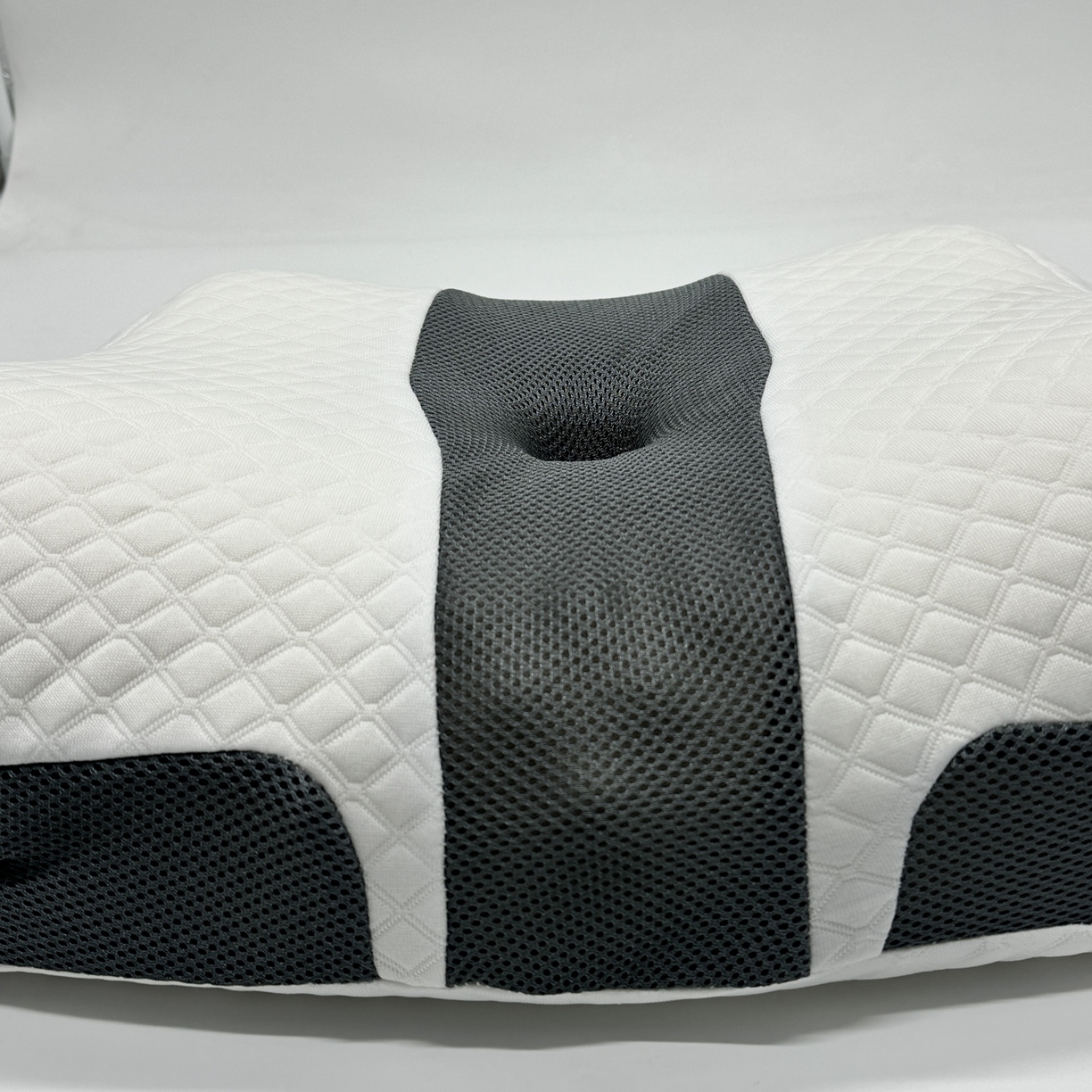 91家纺网 家纺一手货源 找家纺 （总）绮甜枕语 2026新款跨境新款记忆枕慢回弹记忆棉枕头护颈枕透气舒缓颈椎双拼蝶形枕头