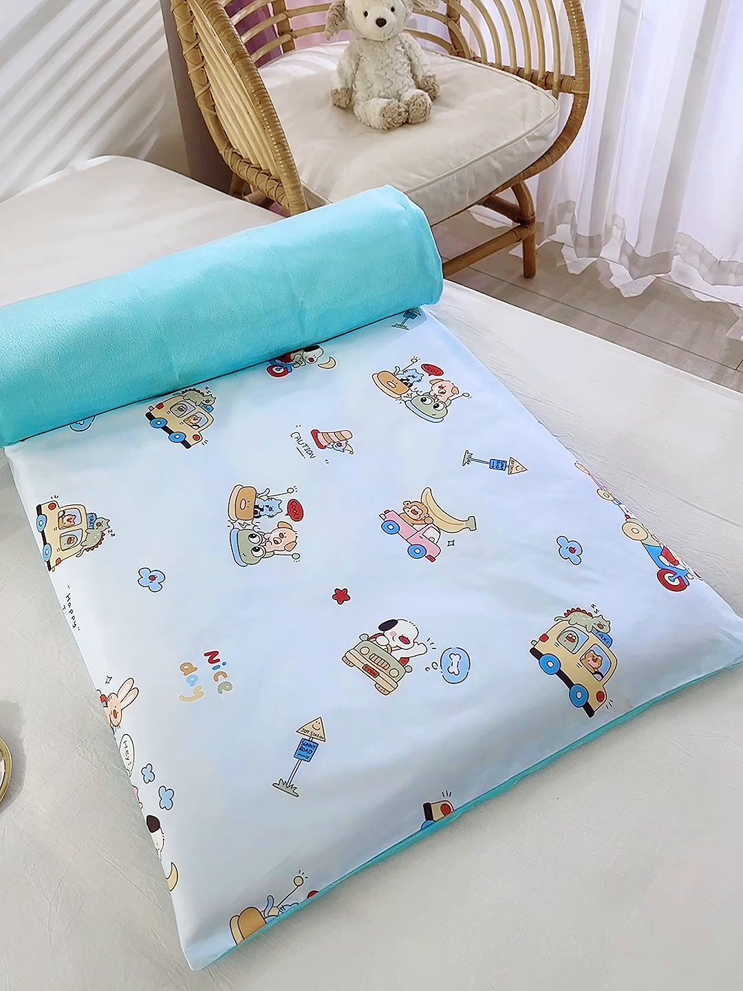 91家纺网 家纺一手货源 找家纺 乐秀 2026新款幼儿园双面四季款儿童床垫套+床垫芯 欢乐碰碰车