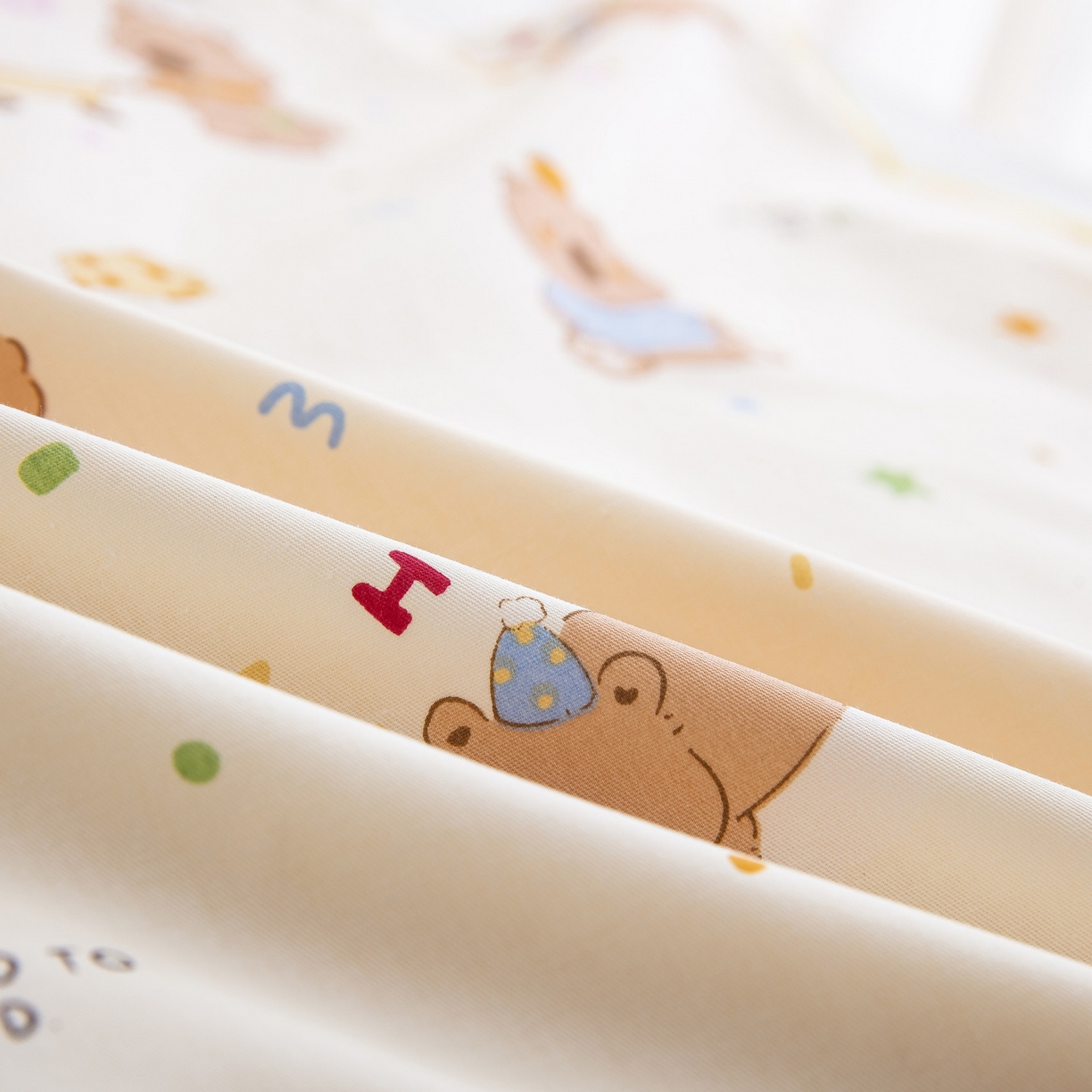 91家纺网 家纺一手货源 找家纺 乐秀 2026新款幼儿园双面四季款儿童床垫套+床垫芯 开心卡皮巴拉