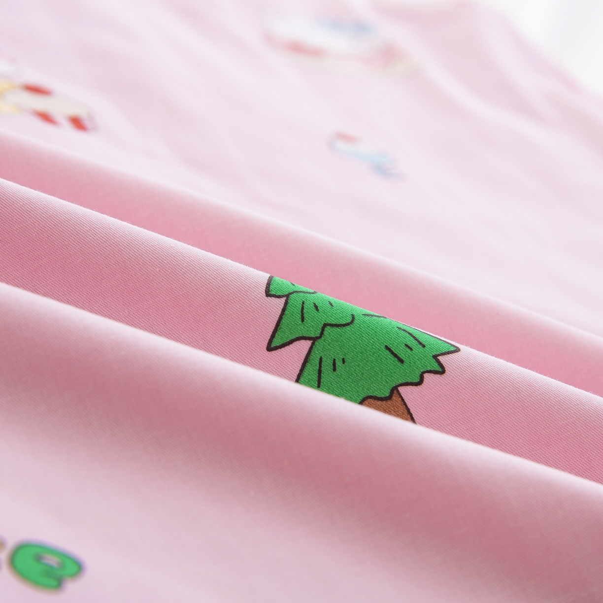 91家纺网 家纺一手货源 找家纺 乐秀 2026新款幼儿园双面四季款儿童床垫套+床垫芯 甜蜜伙伴