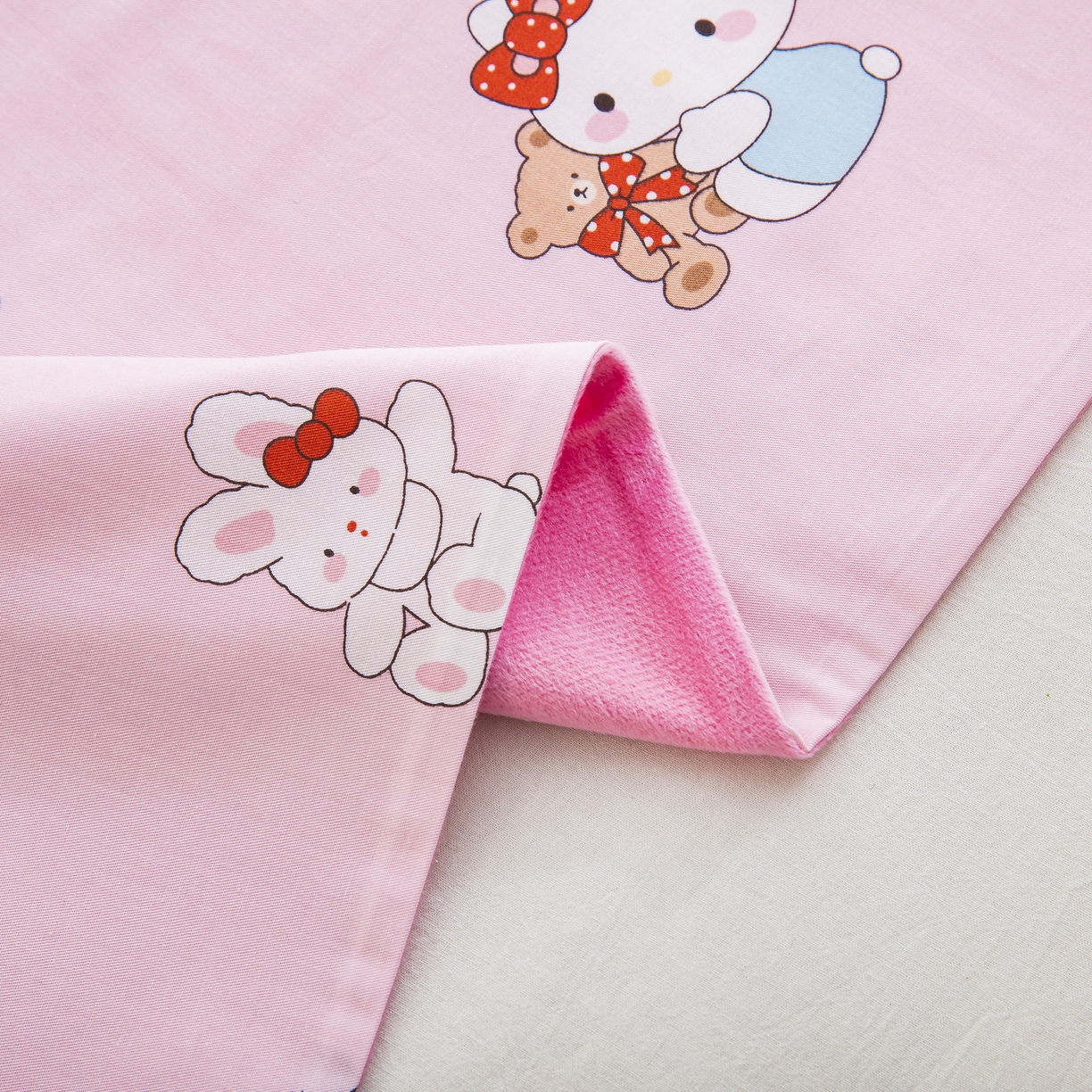 91家纺网 家纺一手货源 找家纺 乐秀 2026新款幼儿园双面四季款儿童床垫套+床垫芯 甜蜜伙伴