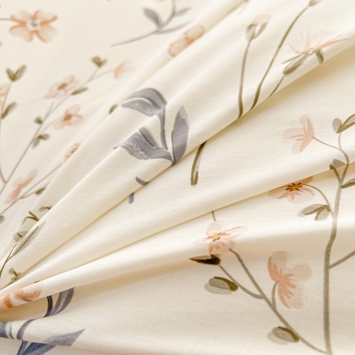 91家纺网 家纺一手货源 找家纺 珂博家纺 2026新款12868全棉纯棉小清新印花四件套 花枝印象