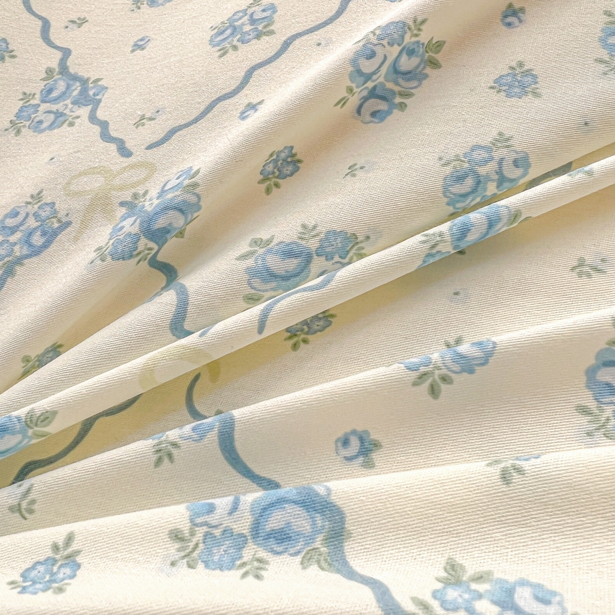 91家纺网 家纺一手货源 找家纺 珂博家纺 2026新款12868全棉纯棉小清新印花四件套 浪漫满屋