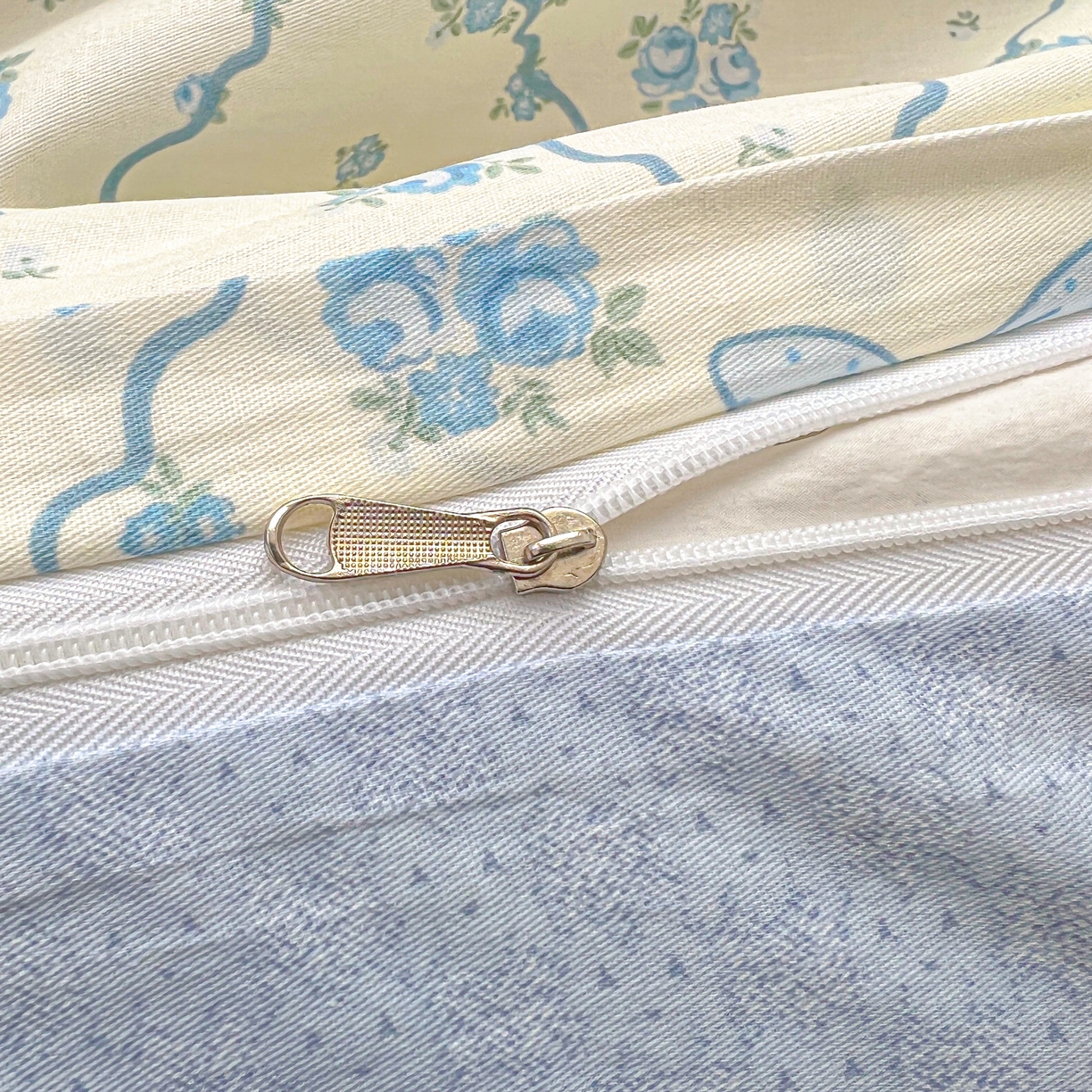 91家纺网 家纺一手货源 找家纺 珂博家纺 2026新款12868全棉纯棉小清新印花四件套 浪漫满屋