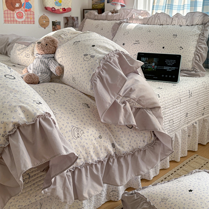 91家纺网 家纺一手货源 找家纺 富米莱（原臻工厂） 2026春夏新款仿棉A类韩系大花边床盖床裙四件套 耳机猫猫