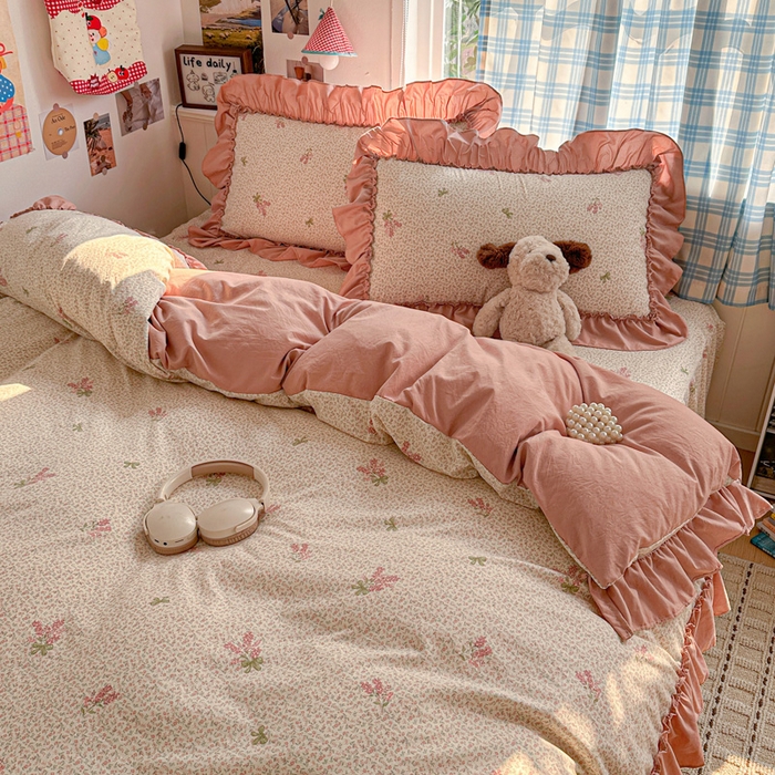 91家纺网 家纺一手货源 找家纺 富米莱（原臻工厂） 2026春夏新款仿棉A类韩系大花边床盖床裙四件套 晚樱落海