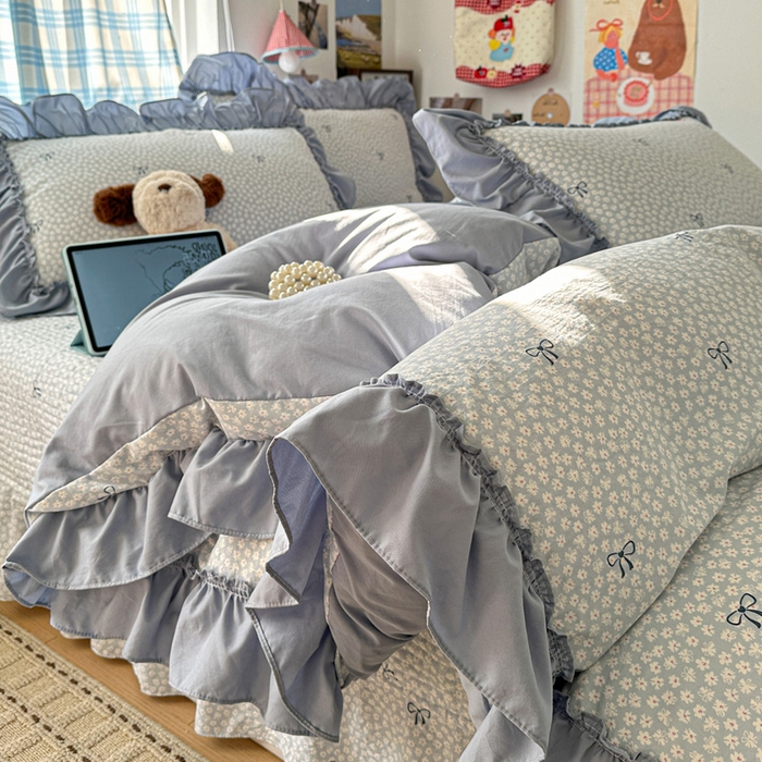 91家纺网 家纺一手货源 找家纺 富米莱（原臻工厂） 2026春夏新款仿棉A类韩系大花边床盖床裙四件套 小花蓝