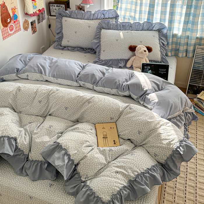 91家纺网 家纺一手货源 找家纺 富米莱（原臻工厂） 2026春夏新款仿棉A类韩系大花边床盖床裙四件套 小花蓝