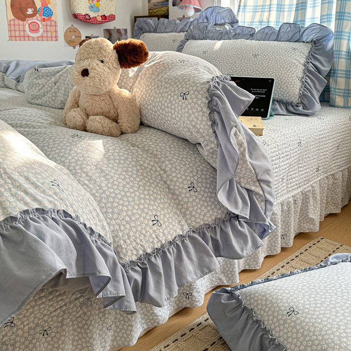 91家纺网 家纺一手货源 找家纺 富米莱（原臻工厂） 2026春夏新款仿棉A类韩系大花边床盖床裙四件套 小花蓝