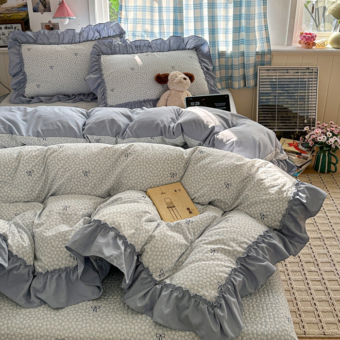 91家纺网 家纺一手货源 找家纺 富米莱（原臻工厂） 2026春夏新款仿棉A类韩系大花边床盖床裙四件套 小花蓝