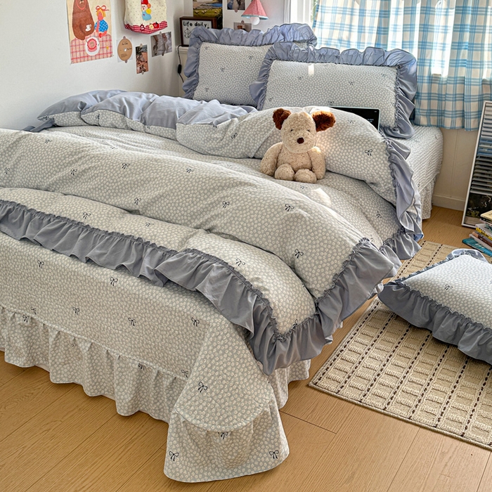 91家纺网 家纺一手货源 找家纺 富米莱（原臻工厂） 2026春夏新款仿棉A类韩系大花边床盖床裙四件套 小花蓝