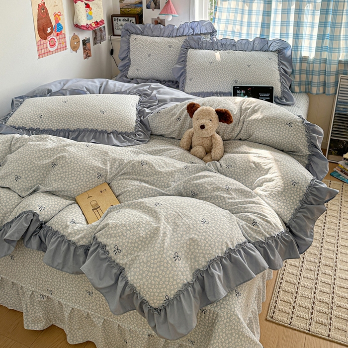 91家纺网 家纺一手货源 找家纺 富米莱（原臻工厂） 2026春夏新款仿棉A类韩系大花边床盖床裙四件套 小花蓝