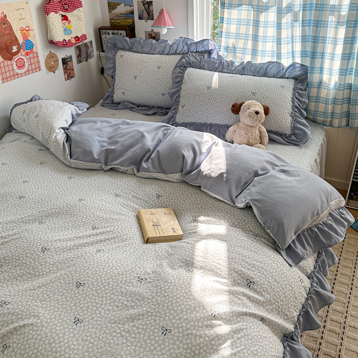 91家纺网 家纺一手货源 找家纺 富米莱（原臻工厂） 2026春夏新款仿棉A类韩系大花边床盖床裙四件套 小花蓝