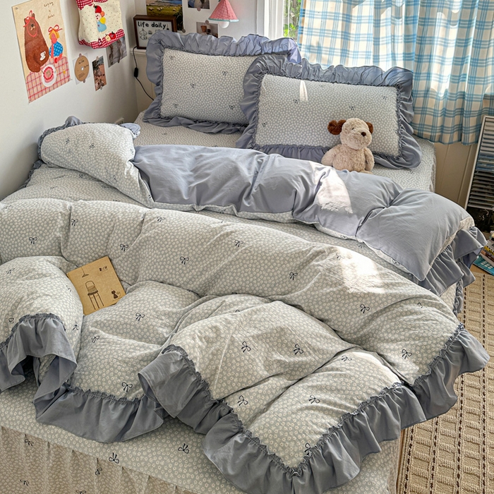 91家纺网 家纺一手货源 找家纺 富米莱（原臻工厂） 2026春夏新款仿棉A类韩系大花边床盖床裙四件套 小花蓝