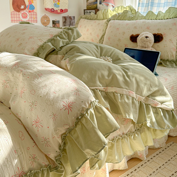 91家纺网 家纺一手货源 找家纺 富米莱（原臻工厂） 2026春夏新款仿棉A类韩系大花边床盖床裙四件套 烟火气星辰