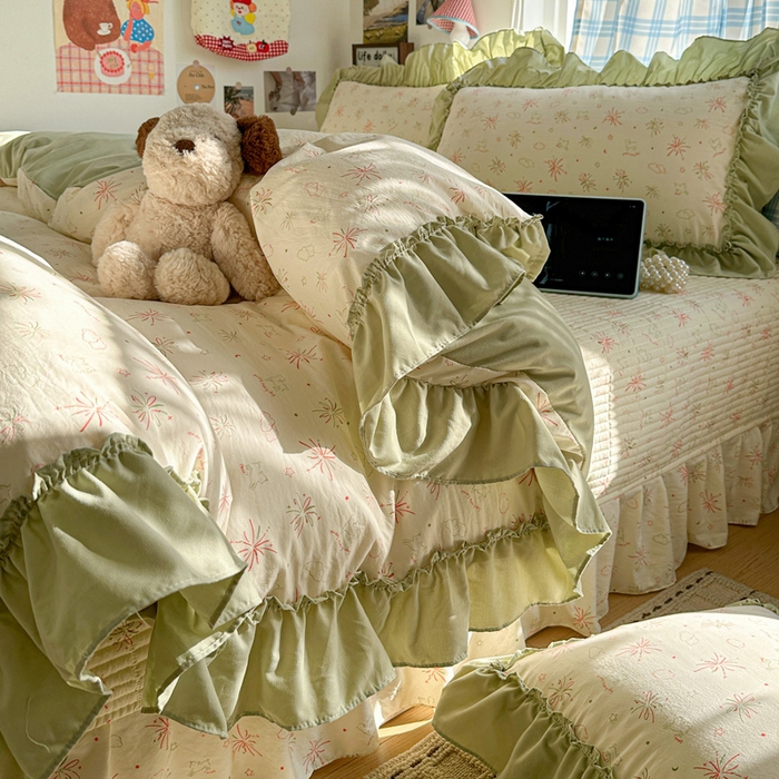 91家纺网 家纺一手货源 找家纺 富米莱（原臻工厂） 2026春夏新款仿棉A类韩系大花边床盖床裙四件套 烟火气星辰