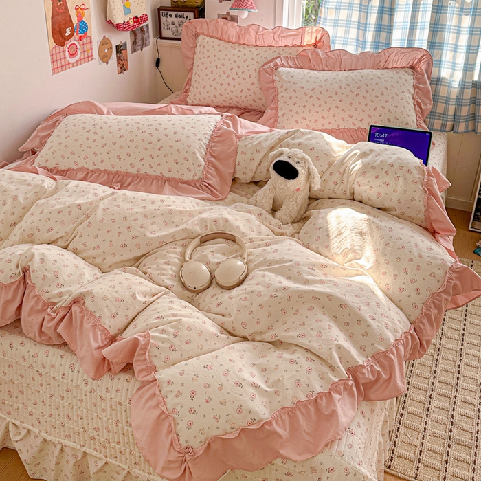 91家纺网 家纺一手货源 找家纺 富米莱（原臻工厂） 2026春夏新款仿棉A类韩系大花边床盖床裙四件套 悠悠花香