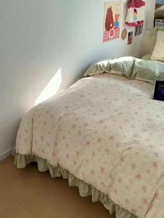 91家纺网 家纺一手货源 找家纺 富米莱（原臻工厂） 2026春夏新款仿棉A类韩系大花边床盖床裙四件套 烟火气星辰