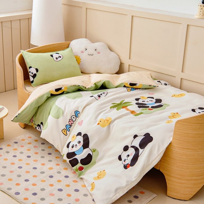 91家纺网 家纺一手货源 找家纺 鱼宝2026新款全棉幼儿园套件--萌趣系列 森林熊猫绿