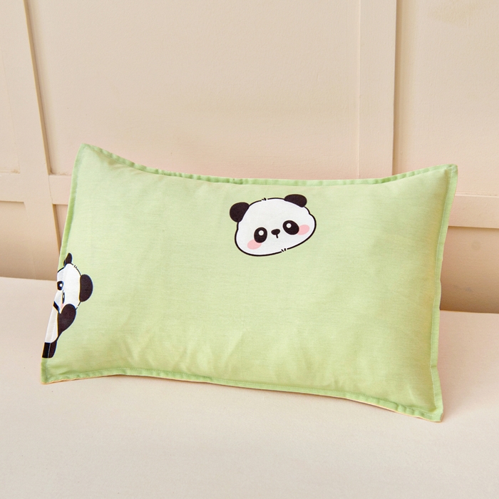 91家纺网 家纺一手货源 找家纺 鱼宝2026新款全棉幼儿园套件--萌趣系列 森林熊猫绿