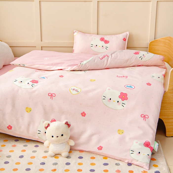 91家纺网 家纺一手货源 找家纺 鱼宝2026新款全棉幼儿园套件--萌趣系列 凯蒂甜梦