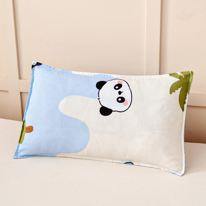 91家纺网 家纺一手货源 找家纺 鱼宝2026新款全棉幼儿园套件--萌趣系列 森林熊猫蓝