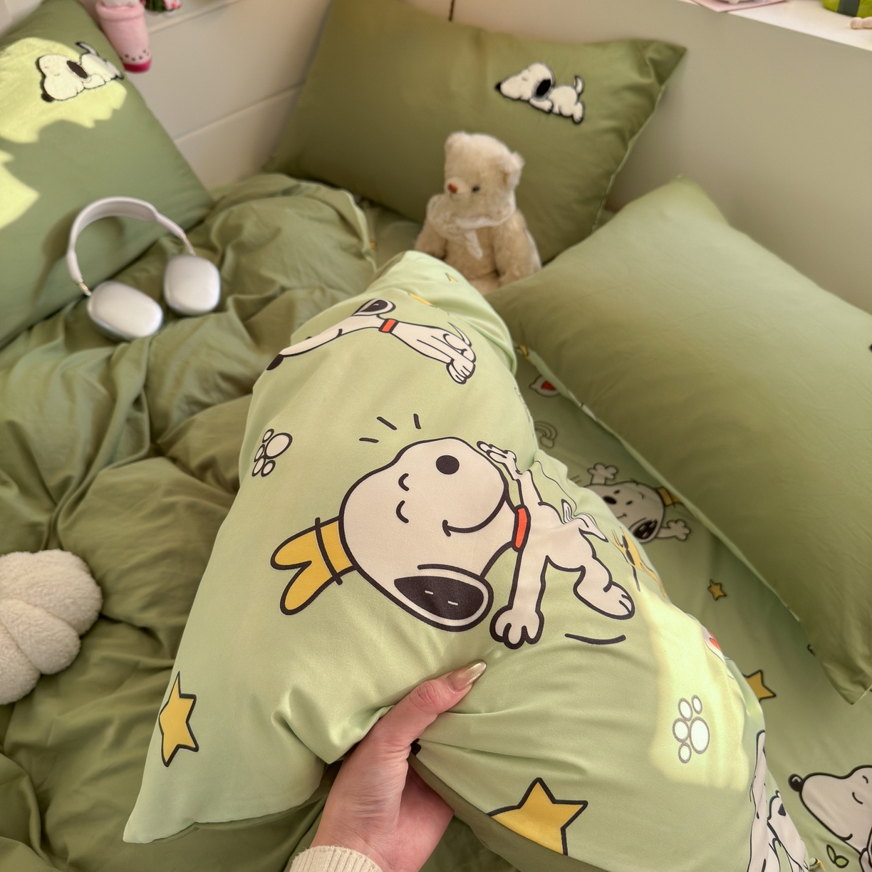 91家纺网 家纺一手货源 找家纺 优卡迪家纺馆 2026新款水洗棉印加绣四件套 花生布丁狗-茶绿