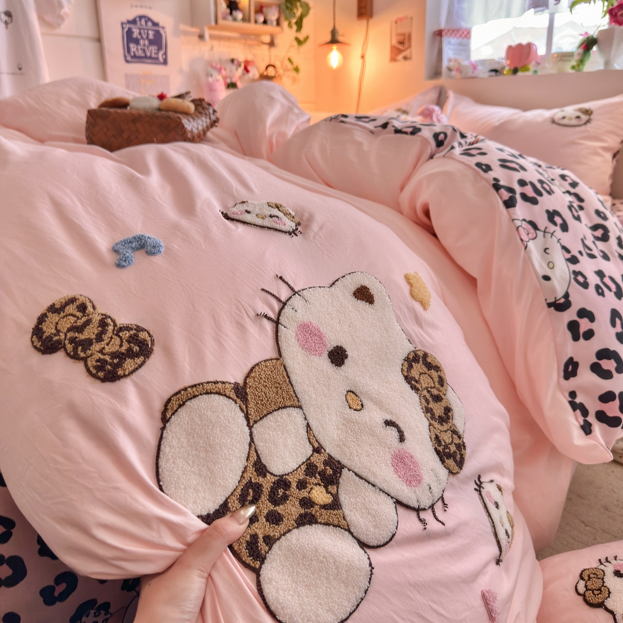 91家纺网 家纺一手货源 找家纺 优卡迪家纺馆 2026新款水洗棉印加绣四件套 豹纹KT-玉粉