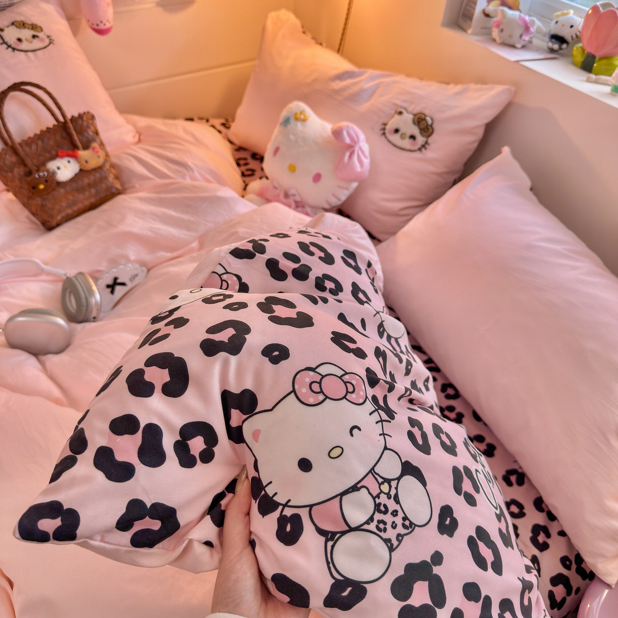 91家纺网 家纺一手货源 找家纺 优卡迪家纺馆 2026新款水洗棉印加绣四件套 豹纹KT-玉粉