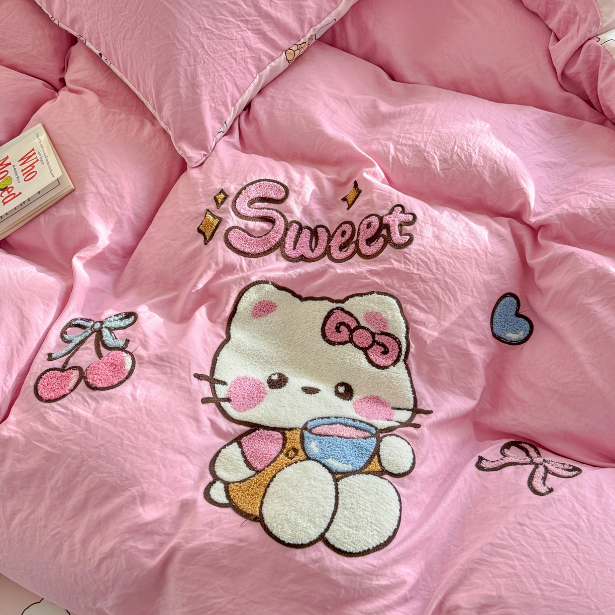 91家纺网 家纺一手货源 找家纺 优卡迪家纺馆 2026新款水洗棉印加绣四件套 蛋糕KT-浅粉