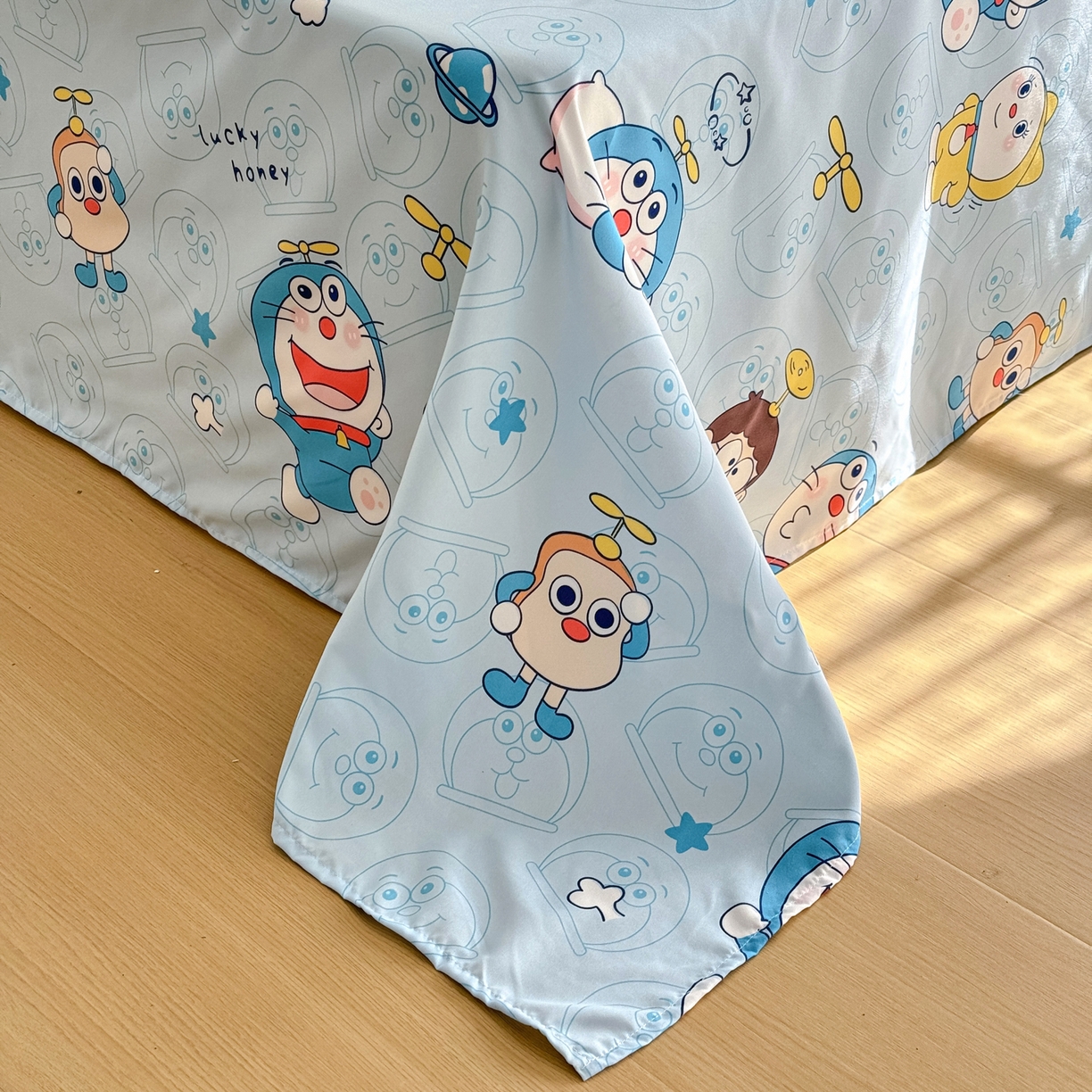 91家纺网 家纺一手货源 找家纺 优卡迪家纺馆 2026新款水洗棉印加绣四件套 机器猫-天蓝