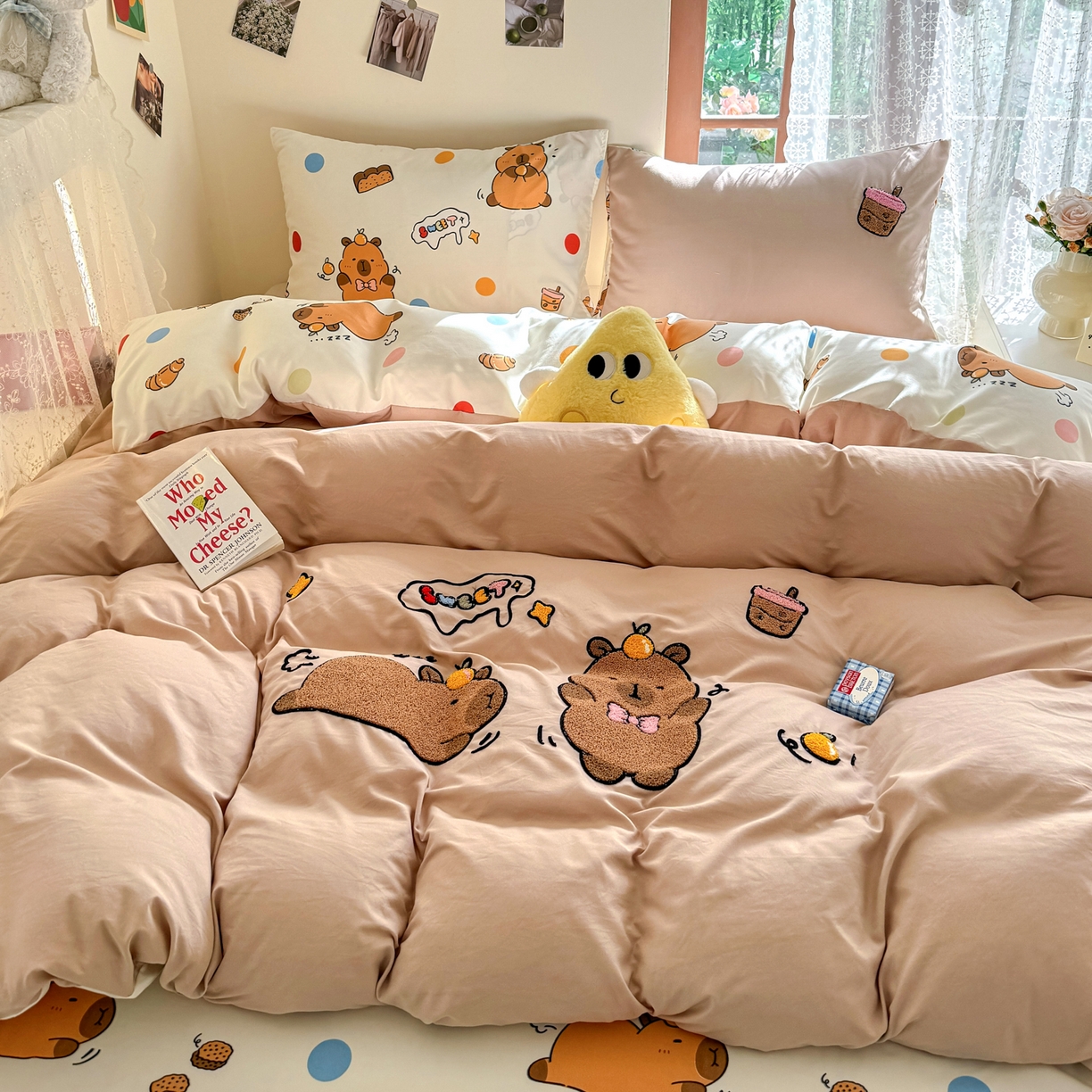 91家纺网 家纺一手货源 找家纺 优卡迪家纺馆 2026新款水洗棉印加绣四件套 卡皮巴拉-杏色