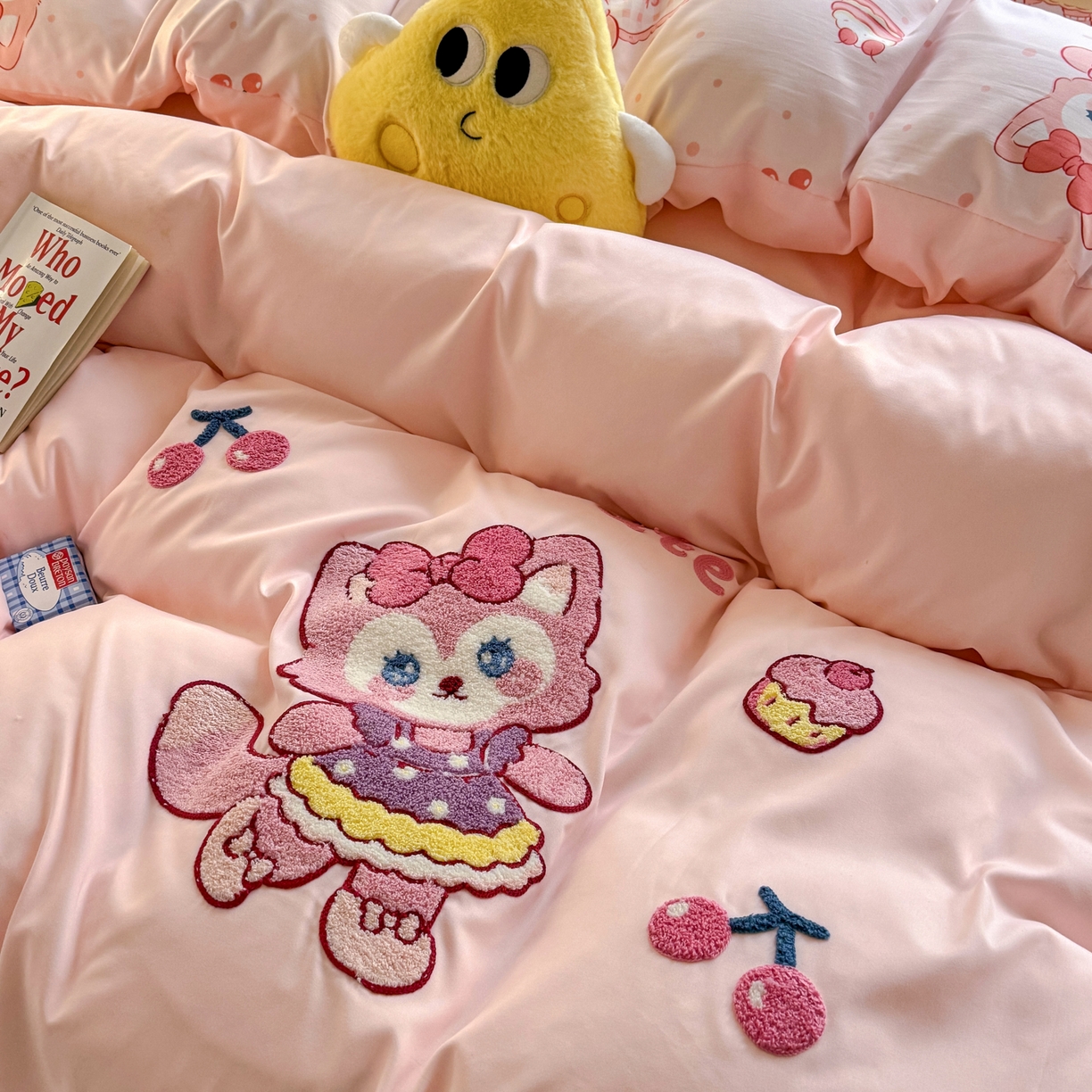 91家纺网 家纺一手货源 找家纺 优卡迪家纺馆 2026新款水洗棉印加绣四件套 玲娜-玉粉