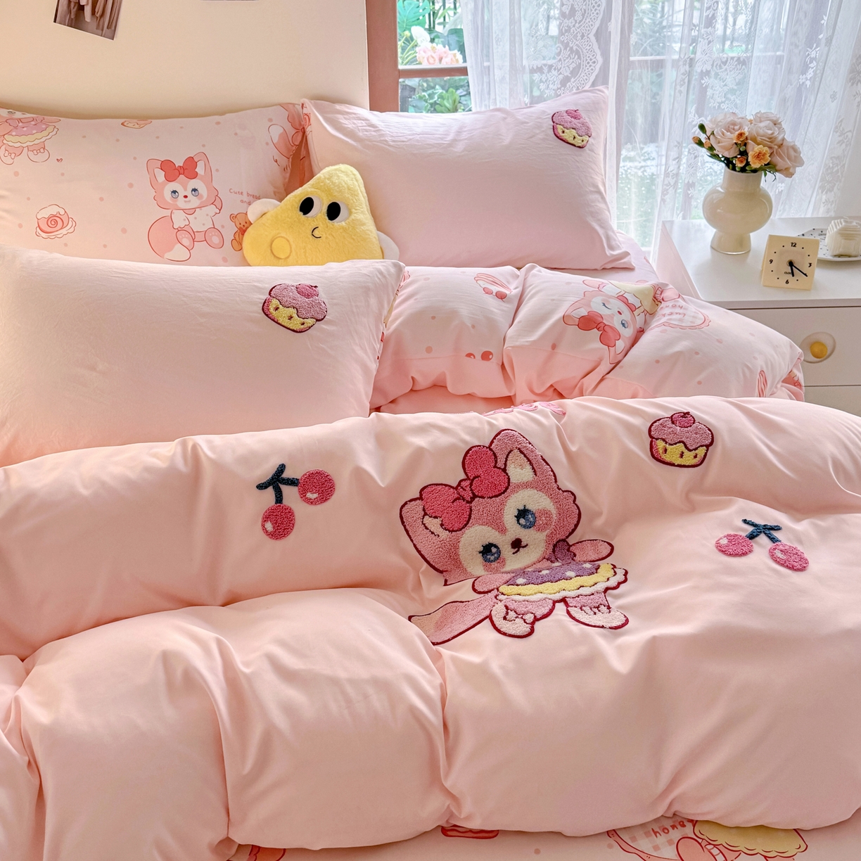 91家纺网 家纺一手货源 找家纺 优卡迪家纺馆 2026新款水洗棉印加绣四件套 玲娜-玉粉