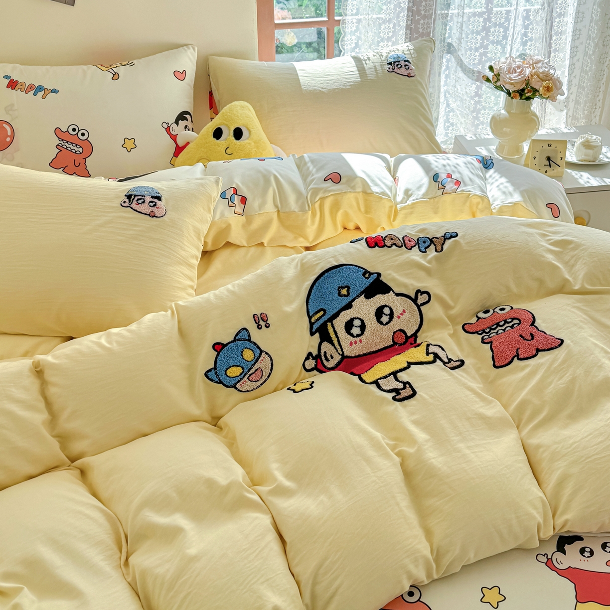 91家纺网 家纺一手货源 找家纺 优卡迪家纺馆 2026新款水洗棉印加绣四件套 淘气小新-奶黄