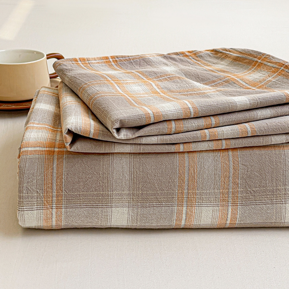 91家纺网 家纺一手货源 找家纺 （总）柠萌家居 2026新款全棉A类色织水洗棉母婴级简约格子三件套床单