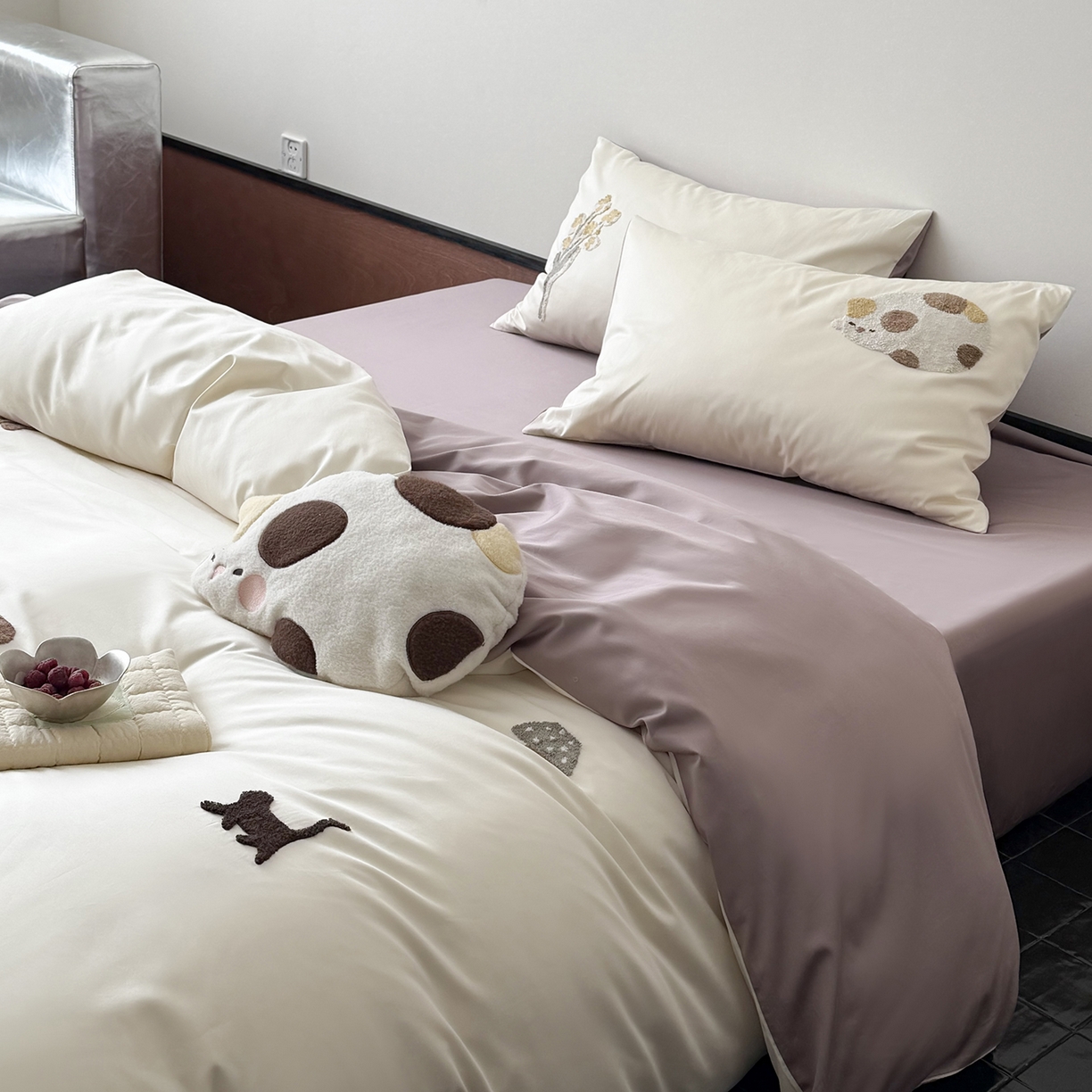 91家纺网 家纺一手货源 找家纺 鹿班家居 2026春季新品100S长绒棉毛巾绣系列四件套-午后（标准会员-20元） 午后-白紫