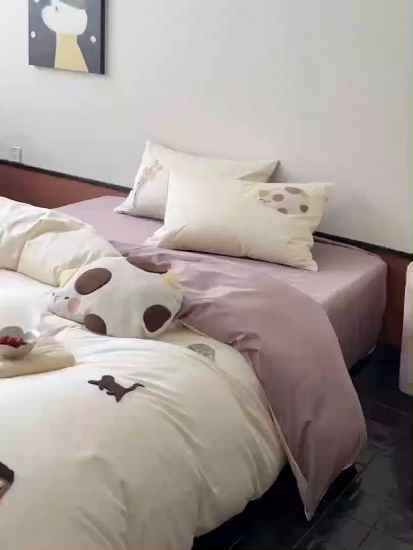 91家纺网 家纺一手货源 找家纺 鹿班家居 2026春季新品100S长绒棉毛巾绣系列四件套-午后（标准会员-20元） 午后-白紫