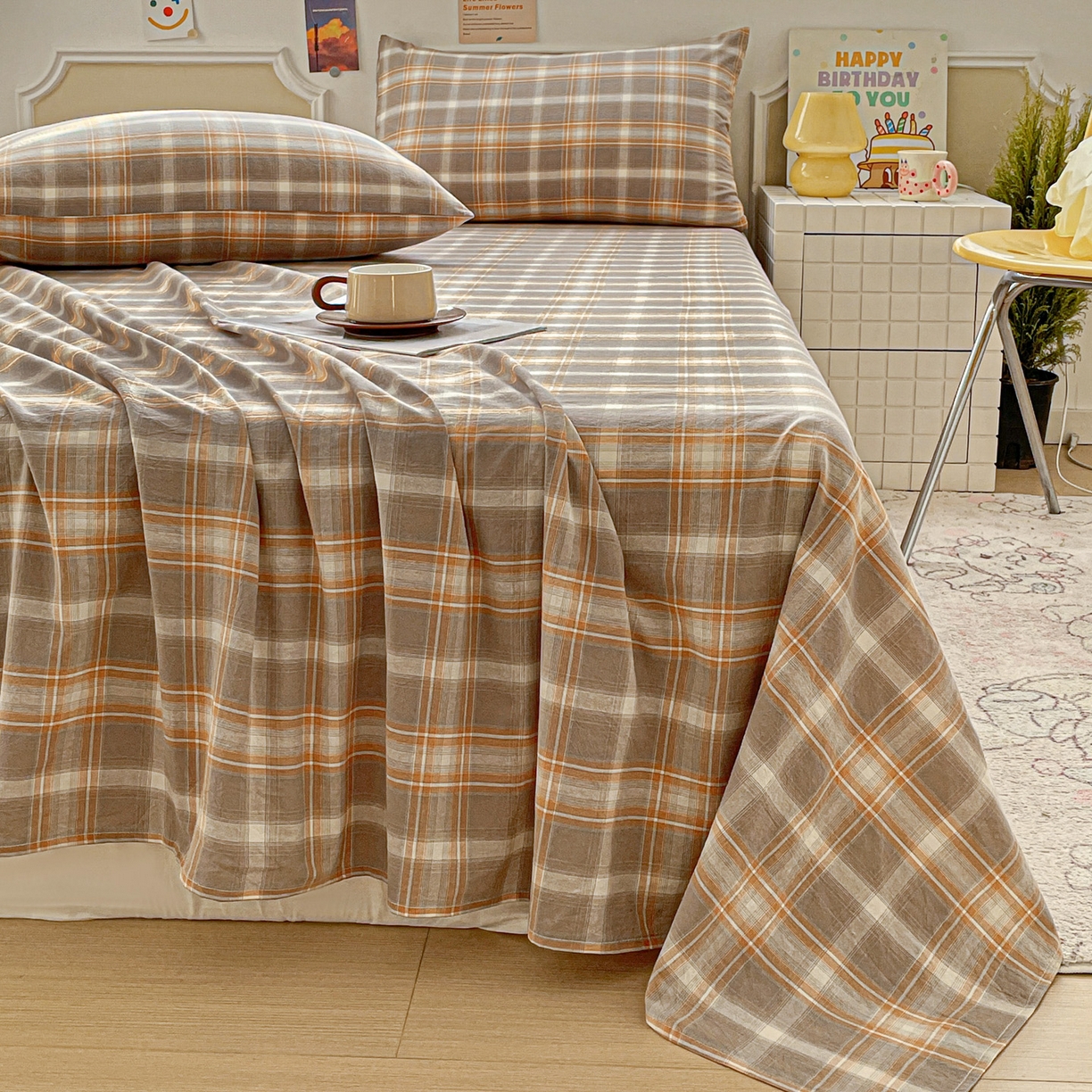 91家纺网 家纺一手货源 找家纺 柠萌家居 2026新款全棉A类色织水洗棉母婴级简约格子三件套床单 诺卡-咖