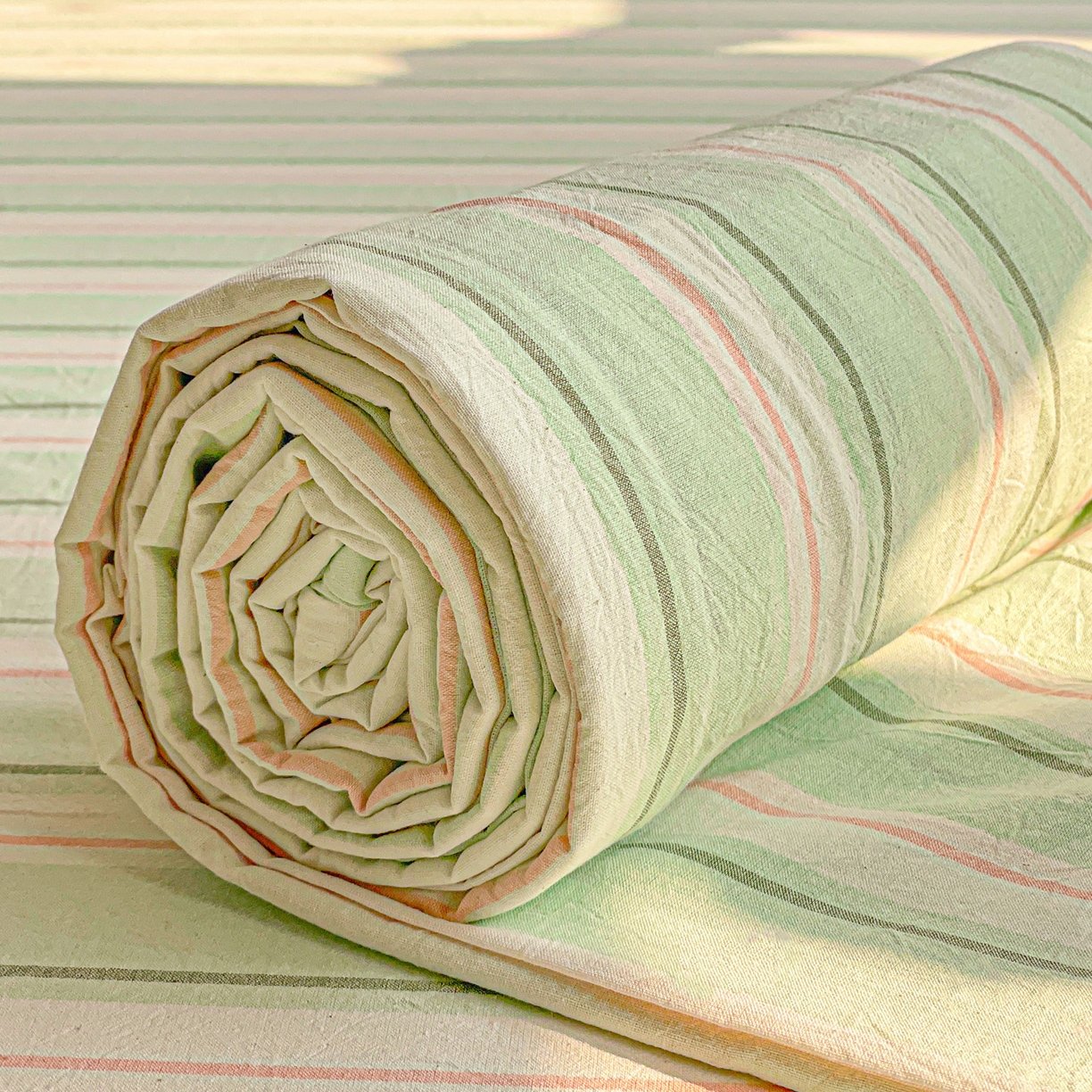 91家纺网 家纺一手货源 找家纺 柠萌家居 2026新款全棉A类色织水洗棉母婴级简约格子三件套床单 倾城-绿