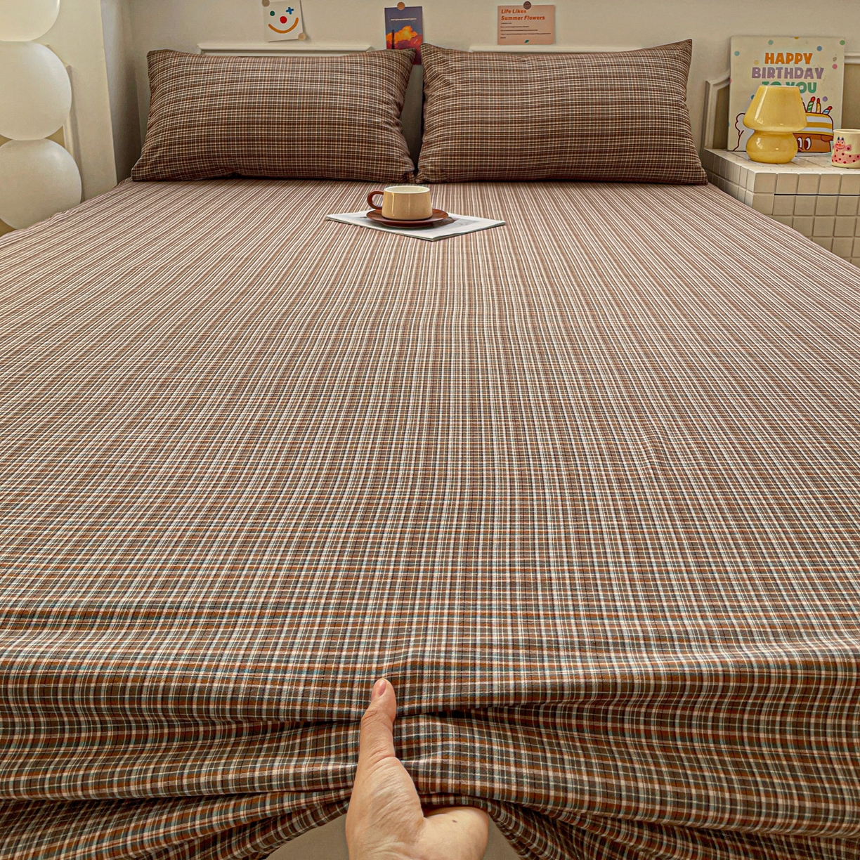 91家纺网 家纺一手货源 找家纺 柠萌家居 2026新款全棉A类色织水洗棉母婴级简约格子三件套床单 苏格兰-咖