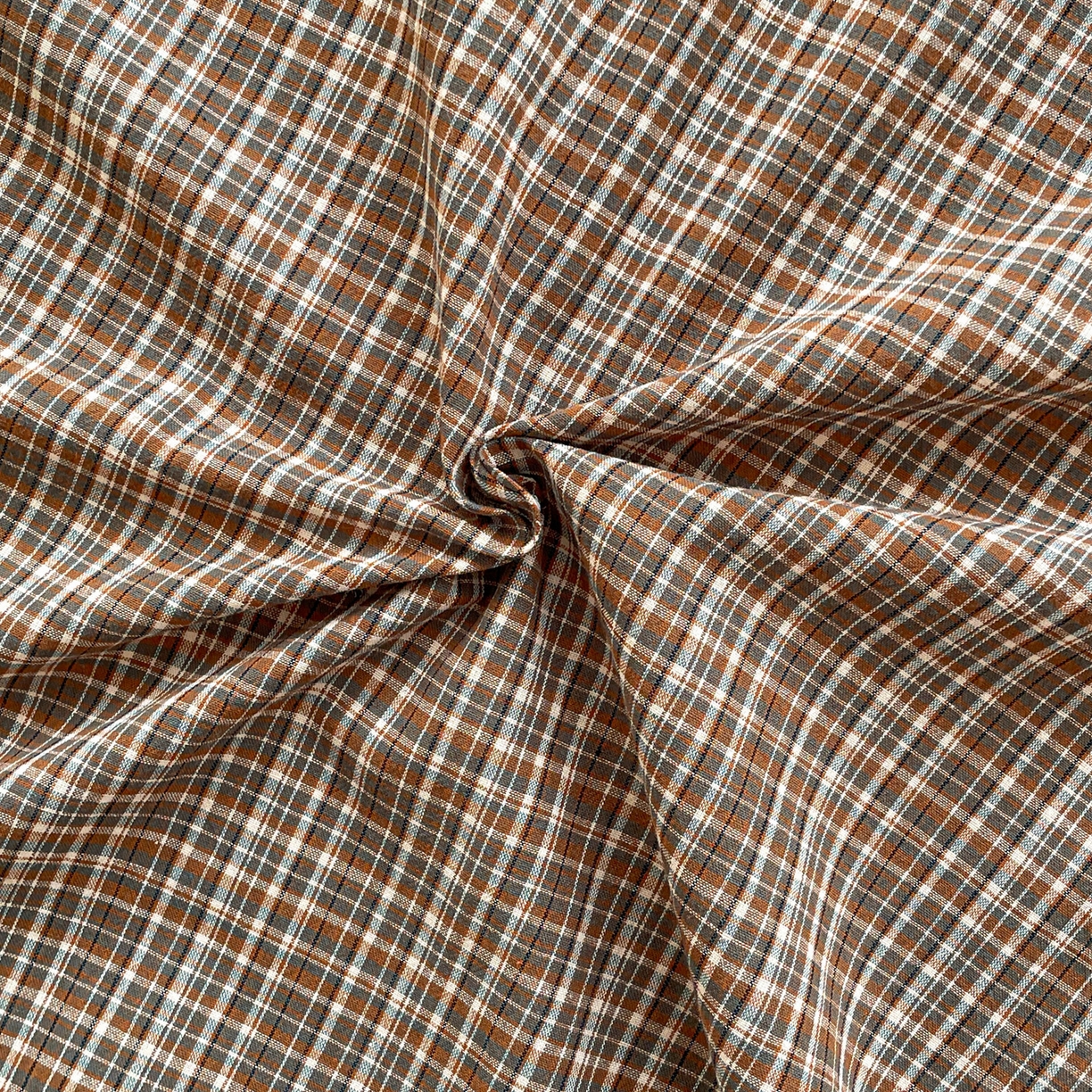 91家纺网 家纺一手货源 找家纺 柠萌家居 2026新款全棉A类色织水洗棉母婴级简约格子三件套床单 苏格兰-咖