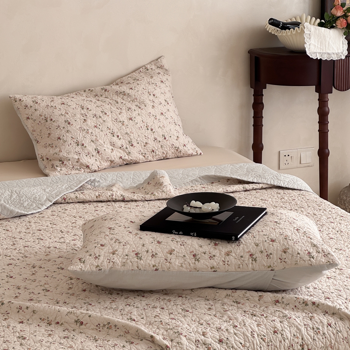 91家纺网 家纺一手货源 找家纺 （总）床盖工厂店 2025新款全棉天竺棉麻三件套填充棉花床盖三件套花卉系列