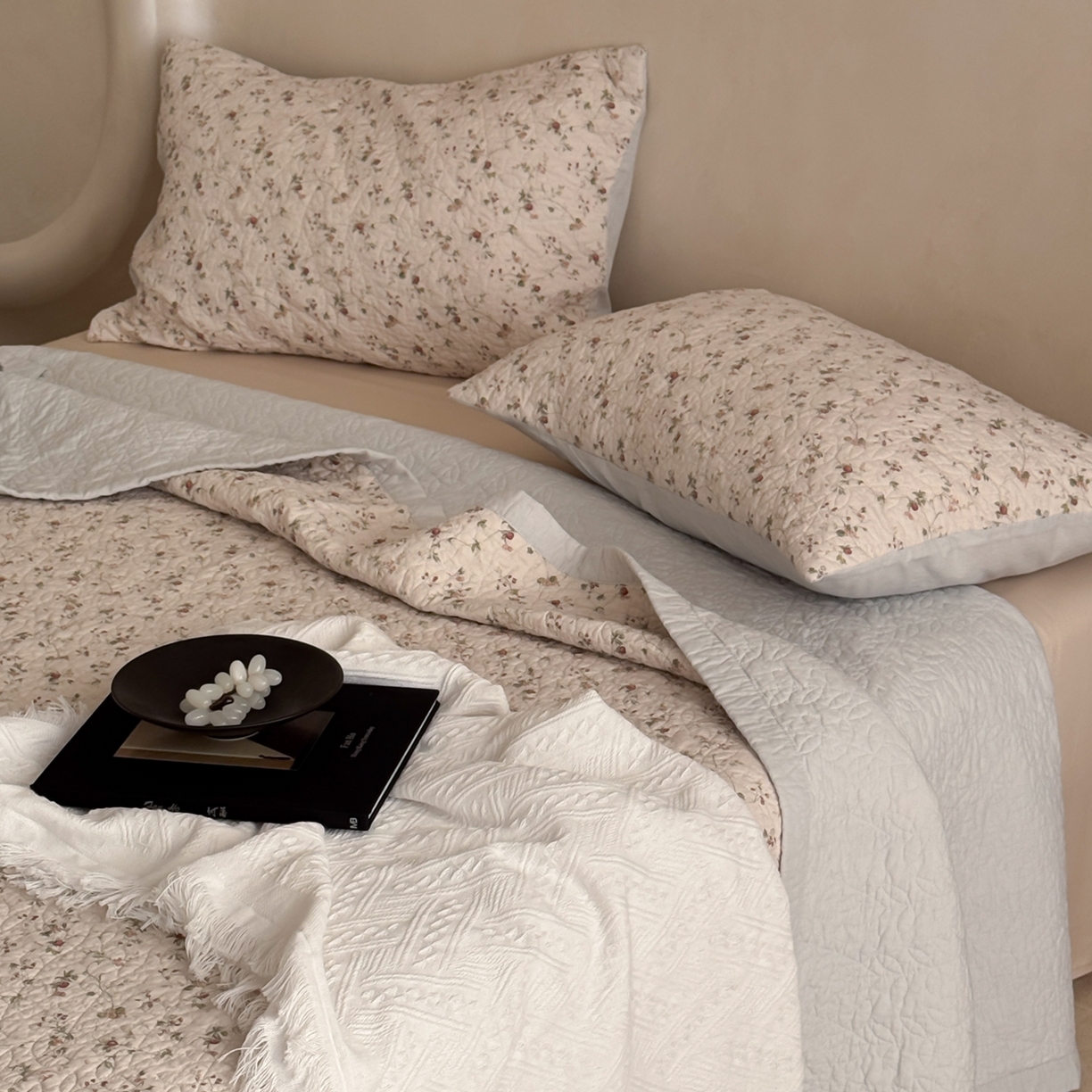 91家纺网 家纺一手货源 找家纺 （总）床盖工厂店 2025新款全棉天竺棉麻三件套填充棉花床盖三件套花卉系列