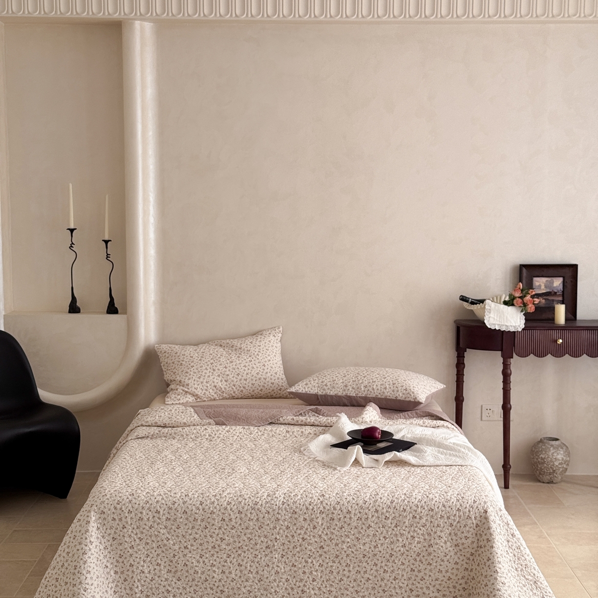 91家纺网 家纺一手货源 找家纺 床盖工厂店 2025新款全棉天竺棉麻三件套填充棉花床盖三件套花卉系列 花田半亩